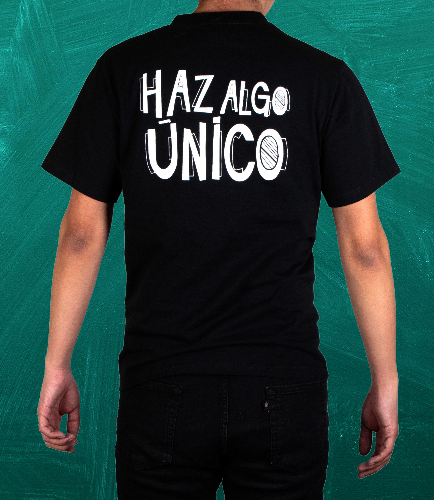 Playera Negra Cuello Redondo Hombre