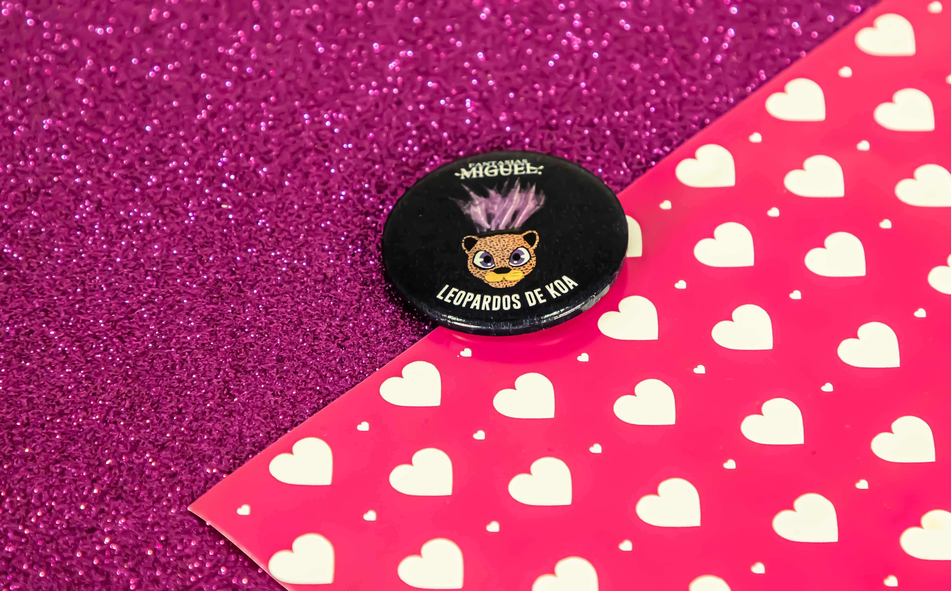 Pin de tribus (Varios)