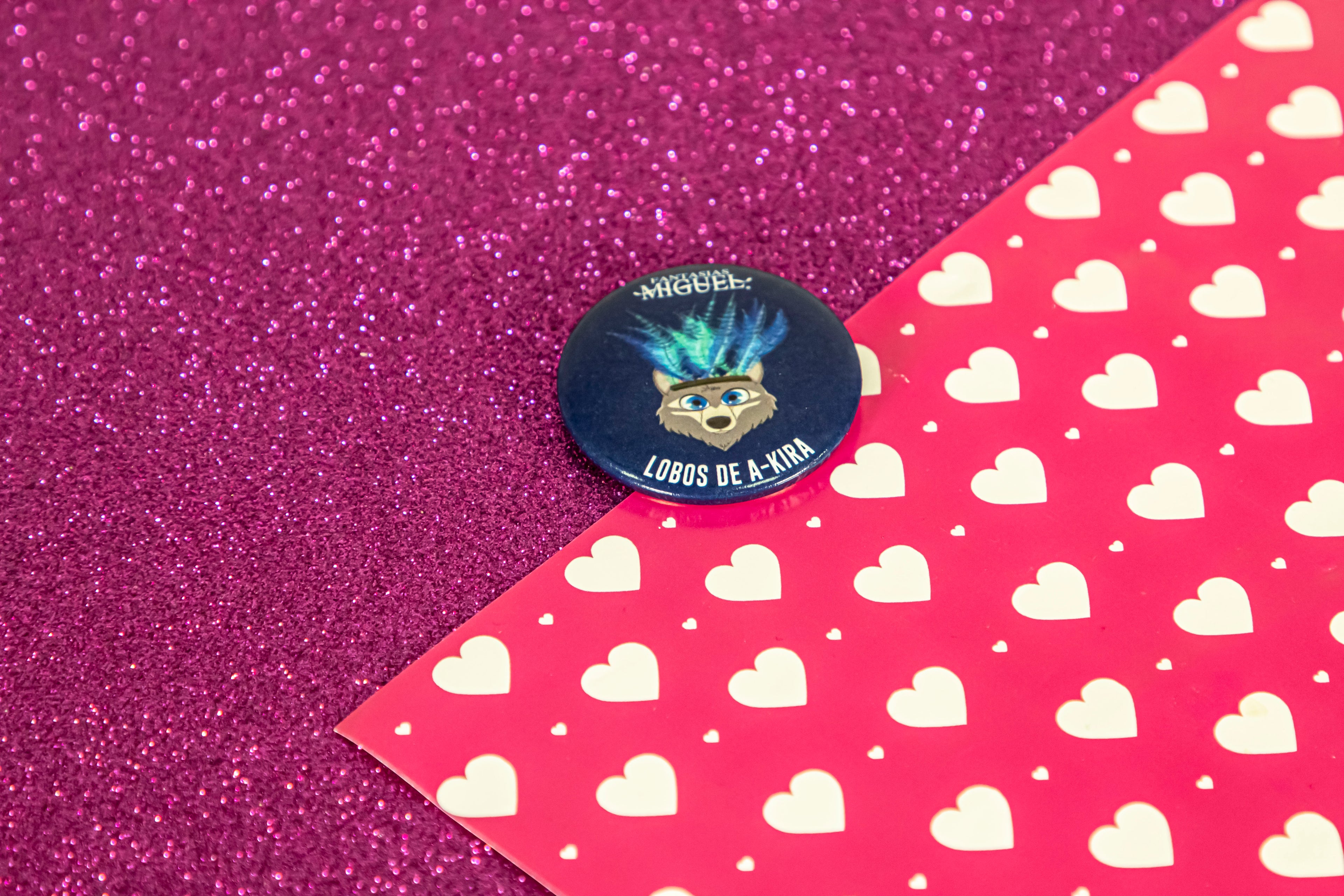 Pin de tribus (Varios)