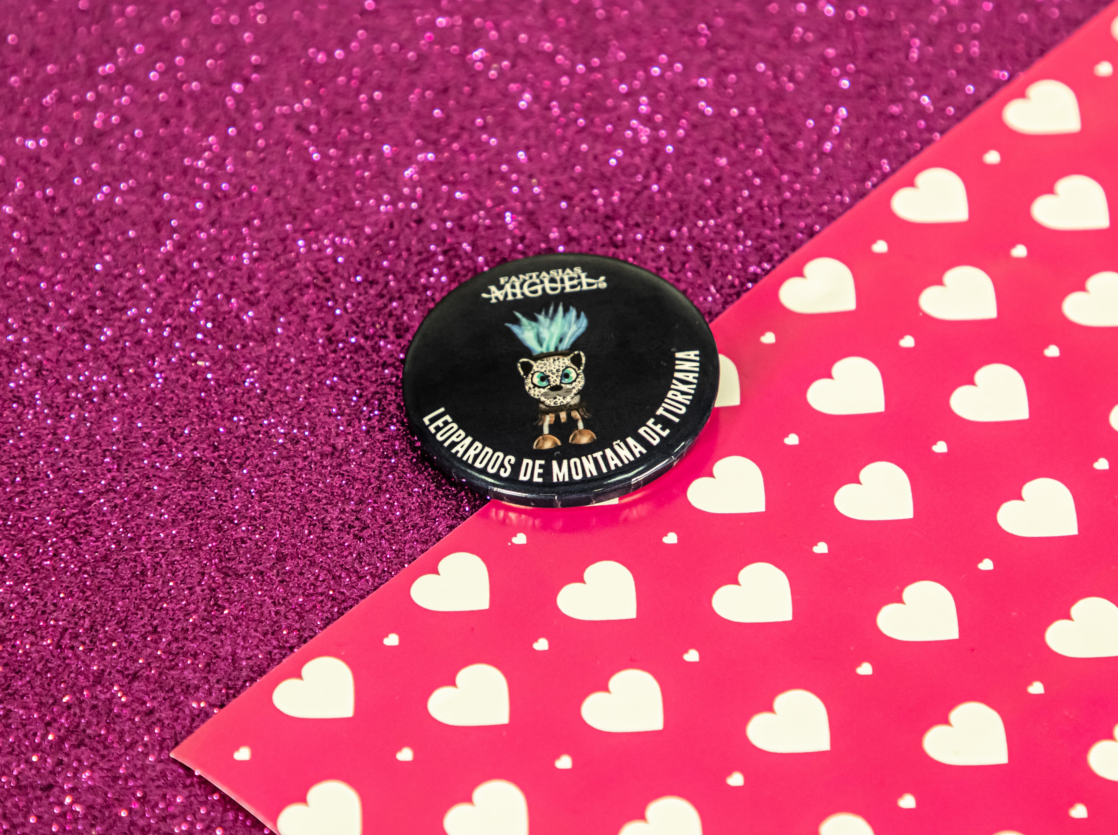 Pin de tribus (Varios)